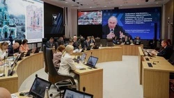 Вячеслав Гладков проинформировал о работе по восстановлению 173 социальных объектов 